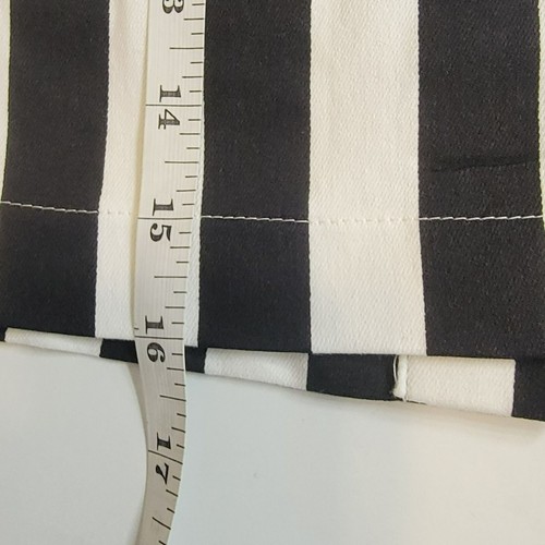 Falda para mujer Elle Rae, M, a rayas blancas y negras con frente plateado a presión, corta, nueva con etiquetas - Imagen 10 de 10