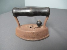 Antique Small Cast Iron Iron with Wooden Handle - l3 pp