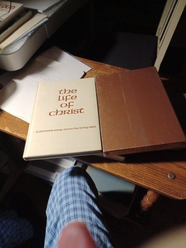 The Life Of Christ A Pictorial Essay From the Living Bible Boxed 1HC Nearnu 1130 - Picture 3 of 3