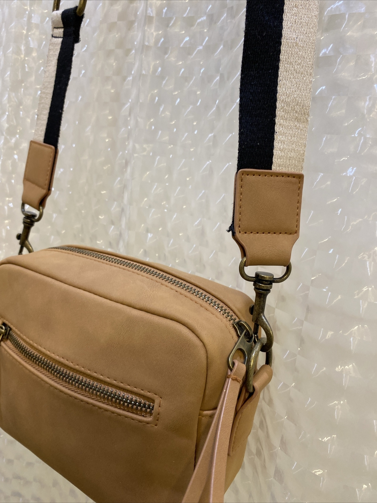 Universal Thread Cognac Camera Crossbody Bag Purs… - image 4