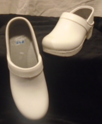 NEW Dansko LT Pro Box Women
