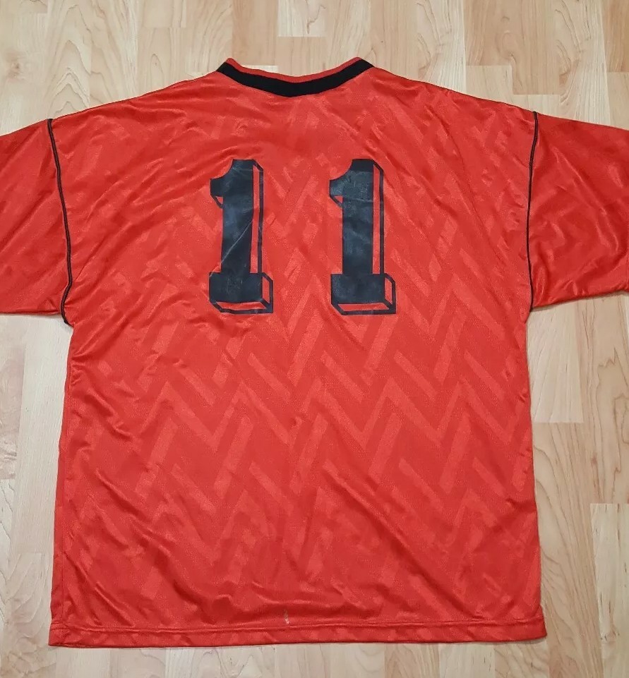 Unisex XL Umbro #11 V-Neck S/S Poly Soccer Jersey Shirt GUC