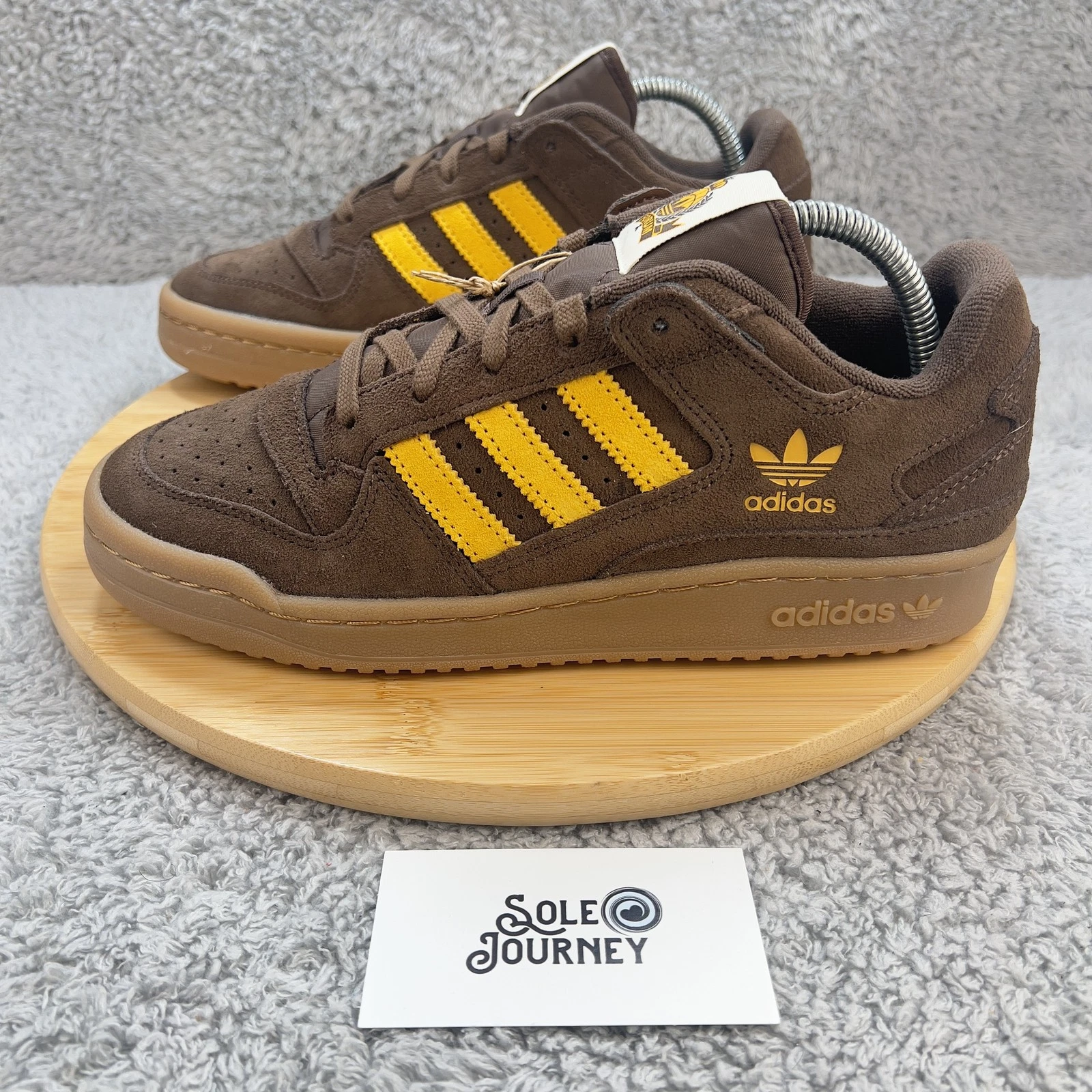 Sneakers Adidas Forum basse uomo 7 marrone giallo scamosciato suola gomma nuove CL JI3274