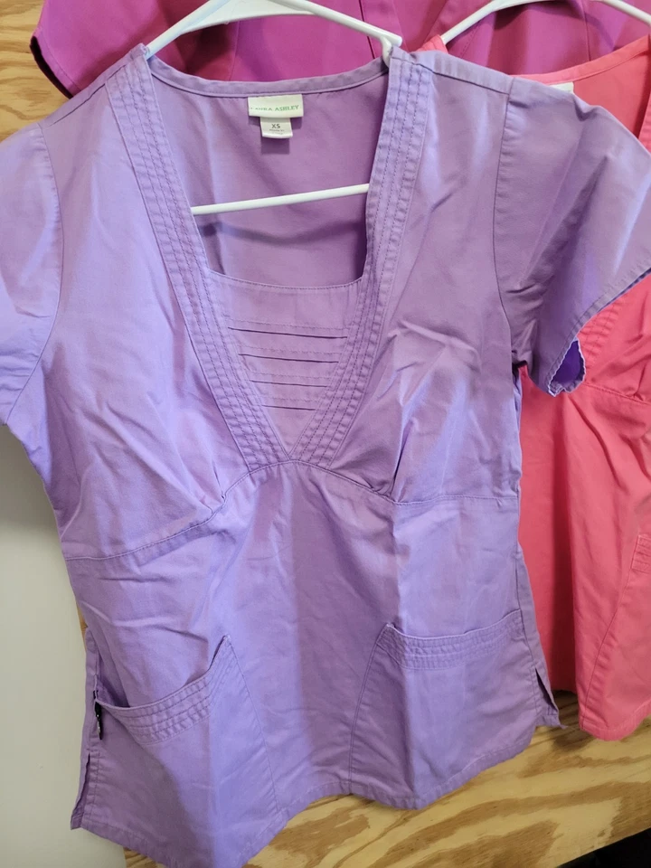 Grey Anatomy Women's Nursing scrub Lot 3 Top Size XS Short sleeve  pocket front - Image 4 of 4