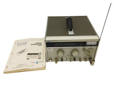 HP Hewlett Packard 8654B Signal Generator With Manual - READ DESCRIPTION