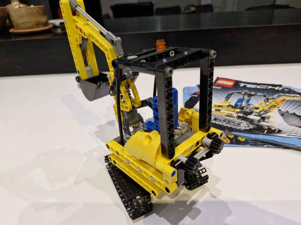  Lego Technic La Chargeuse Compacte 8047 Année 2010 - Photo 2/4