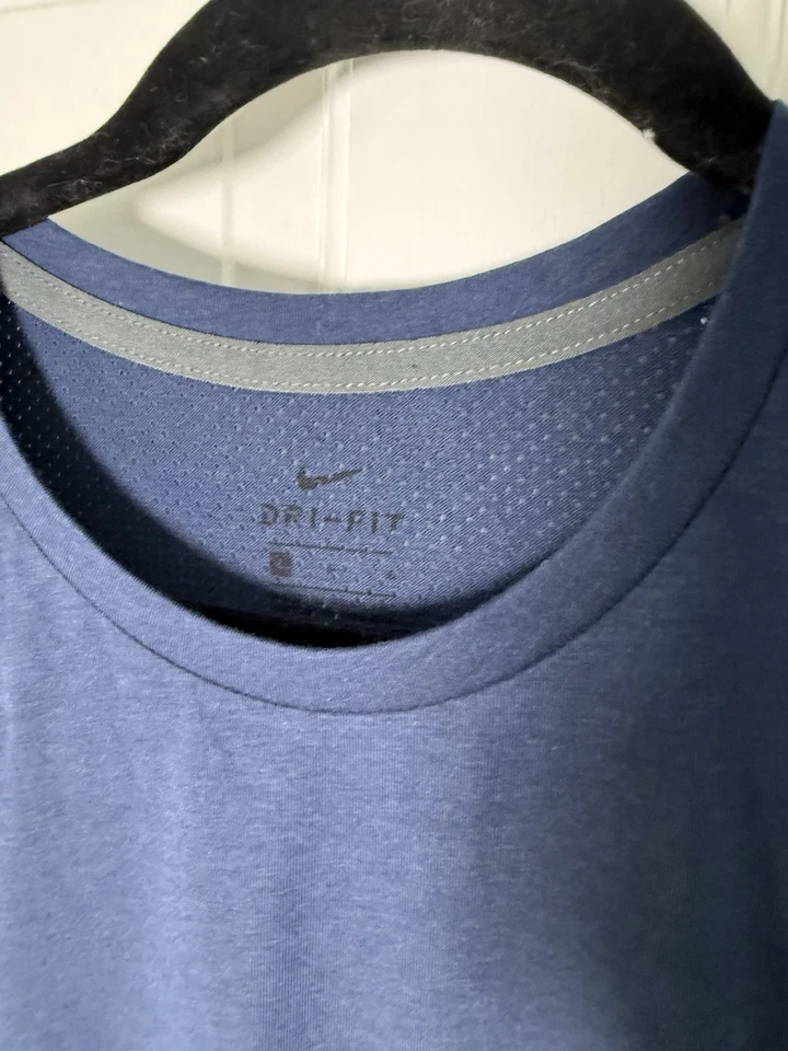 Camisa Dri-Fit para Mujer Nike Azul Marino Manga Larga Talla Grande Nueva con Etiquetas  Foto 4 de 4