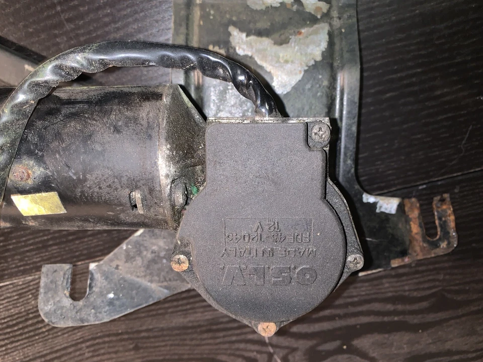 Motor limpiaparabrisas biturbo Maserati 425 1988 Foto 3 de 4