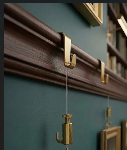 4 x Picture Rail Hooks Gold with Hanging Kit Maximum Capacity 10kg