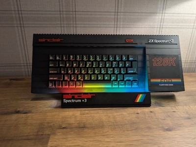 Sinclair ZX Spectrum +3 beleuchtete Retro Display Ständer
