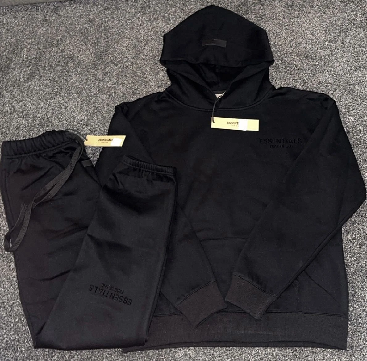 Tuta Essentials Fear of God nera taglia small SS22