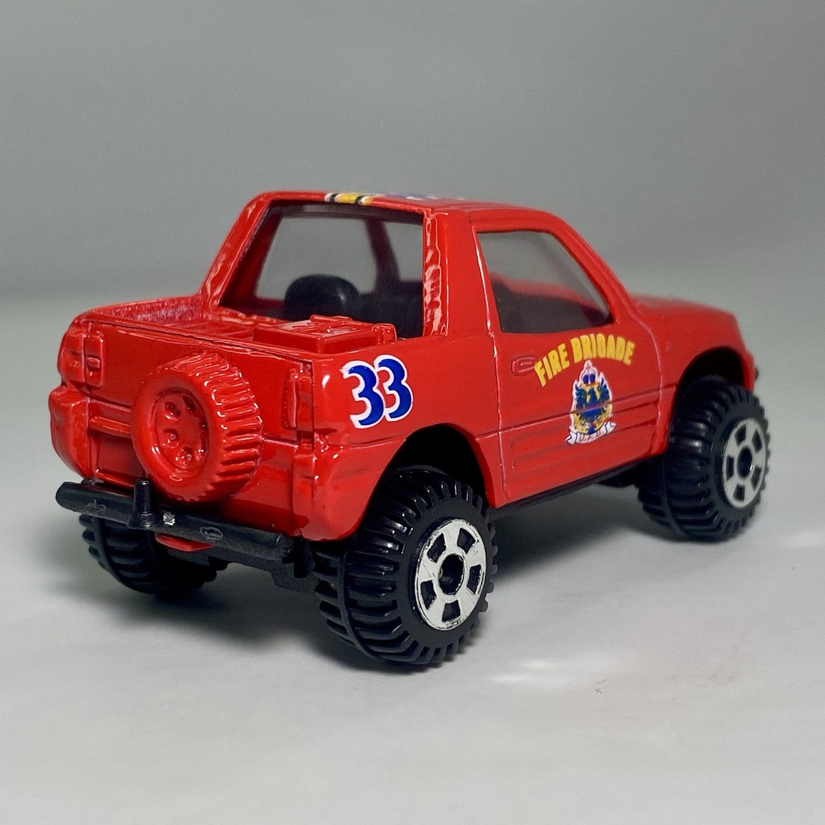 Faie Toyota RAV4 Pickup Truck 1:64 Collectible Diecast Diorama