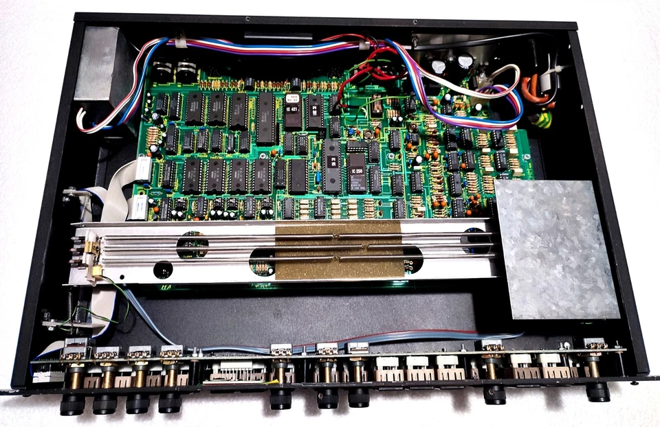 Böhm MD 519, a Vintage Full MIDI Organ, FM Synth + Analog Effects in Rack mount - Bild 4 von 4