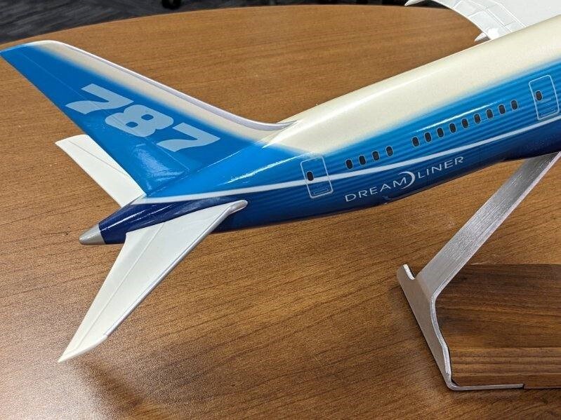 Boeing 787 Dreamliner Rollout Livery - PACMIN Desktop Model Boeing 787 Dreamliner Rollout Livery - PACMIN Desktop Model