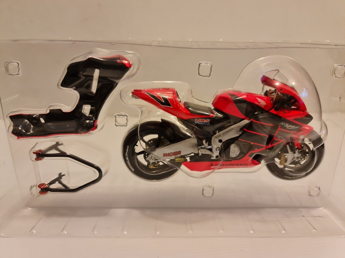 ミニチャンプス 1/12 ホンダ RC211V V.ロッシ バイク 2001 ミニチャンプス 1/12 ホンダ RC211V V.ロッシ バイク 2001