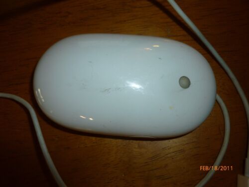 Apple A1152 Mighty Mouse Sleek Design Multi-Button Scroll Ball - Picture 2 of 3