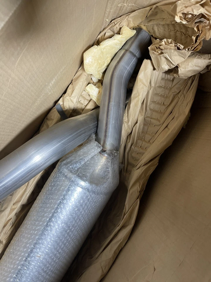 Silenciador de escape Magna Flow Ford Expedition Lincoln Navigator nuevo Foto 2 de 4