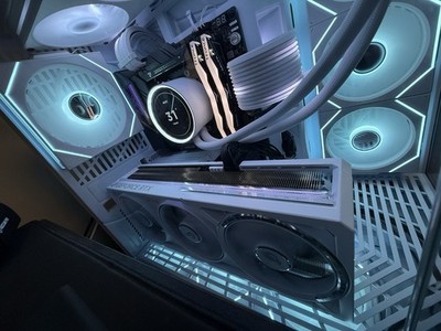 HYTE Y70 Computer Case (Snow White) + 6 Fans!