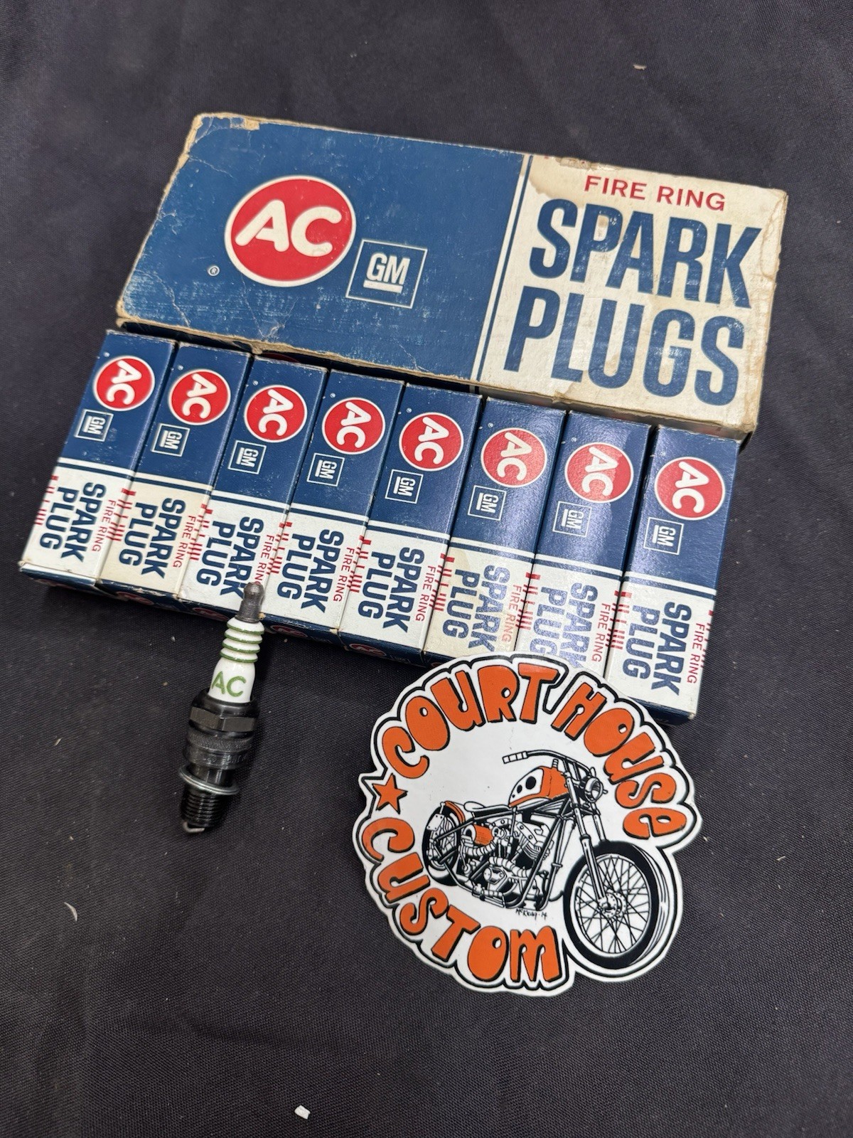Box of 8 NOS AC Delco 44NS Fire Ring Spark Plugs Chevy Corvette, Impala, Camero