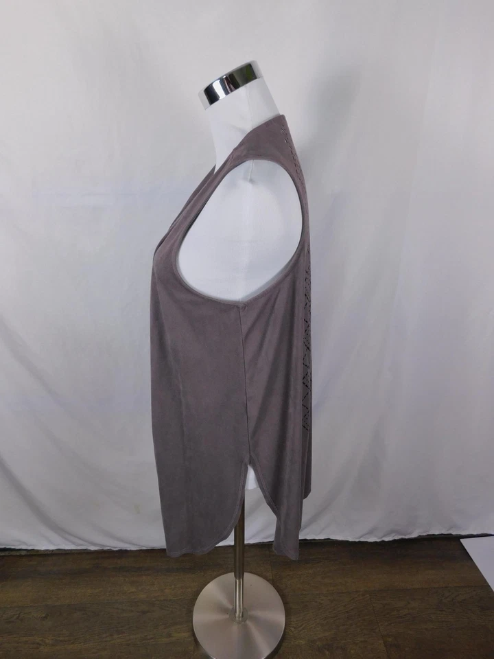 Жилет женский Cato средний серо-коричневый открытый передний без рукавов лазерный вырез сзади искусственная замша - Изображение 3 из 4