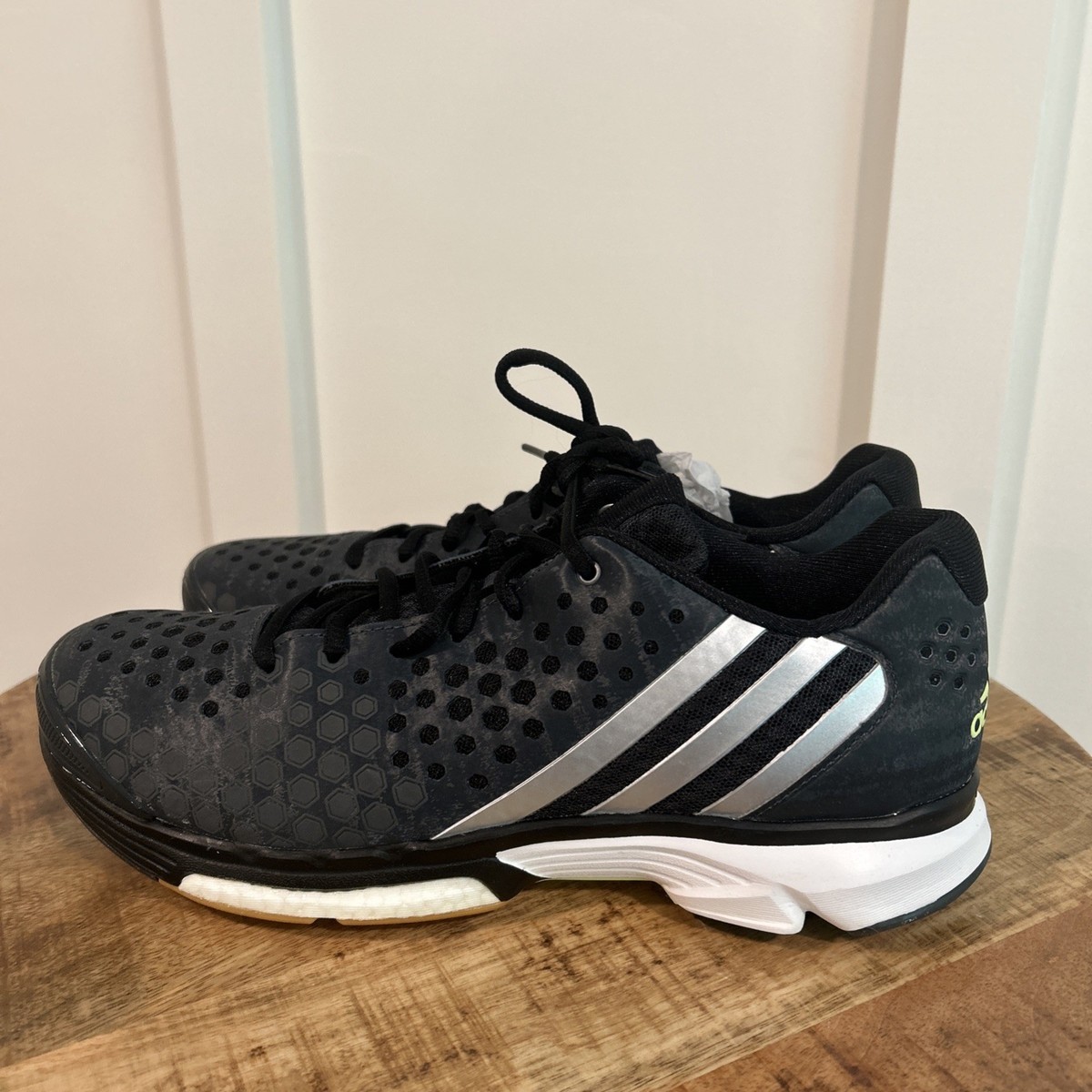 Size 9-adidas Volley Response Boost B34724 Womens Volleyball Shoes Brand New