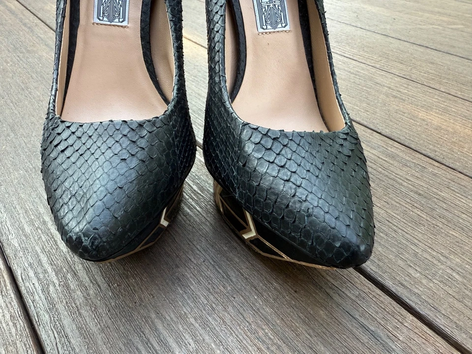 IVY KIRZHNER BLACK Snake Embossed GENUINE leather pumps size 6 - Image 3 of 4