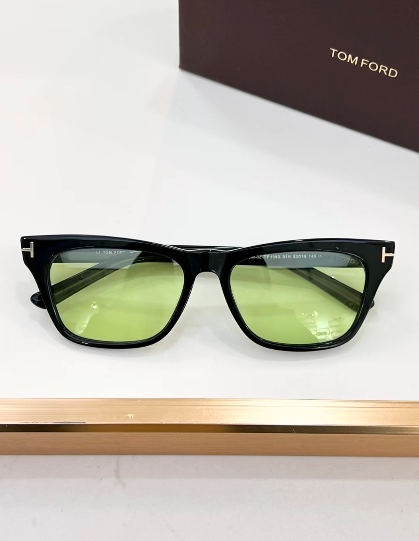 Tom Ford Penn Sunglasses TF1362 Black/Green 53-16-145mm With Case