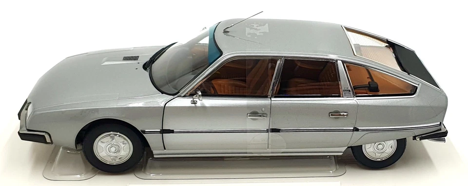 Norev 1/18 Scale Diecast 181810 - 1976 Citroen CX 2200 Pallas - Grey - Image 4 of 4