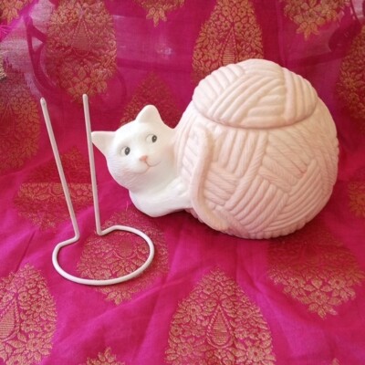 Vintage Teleflora Bisque Porcelain White Cat With Pink Yarn Trinket Box Jar  NIB