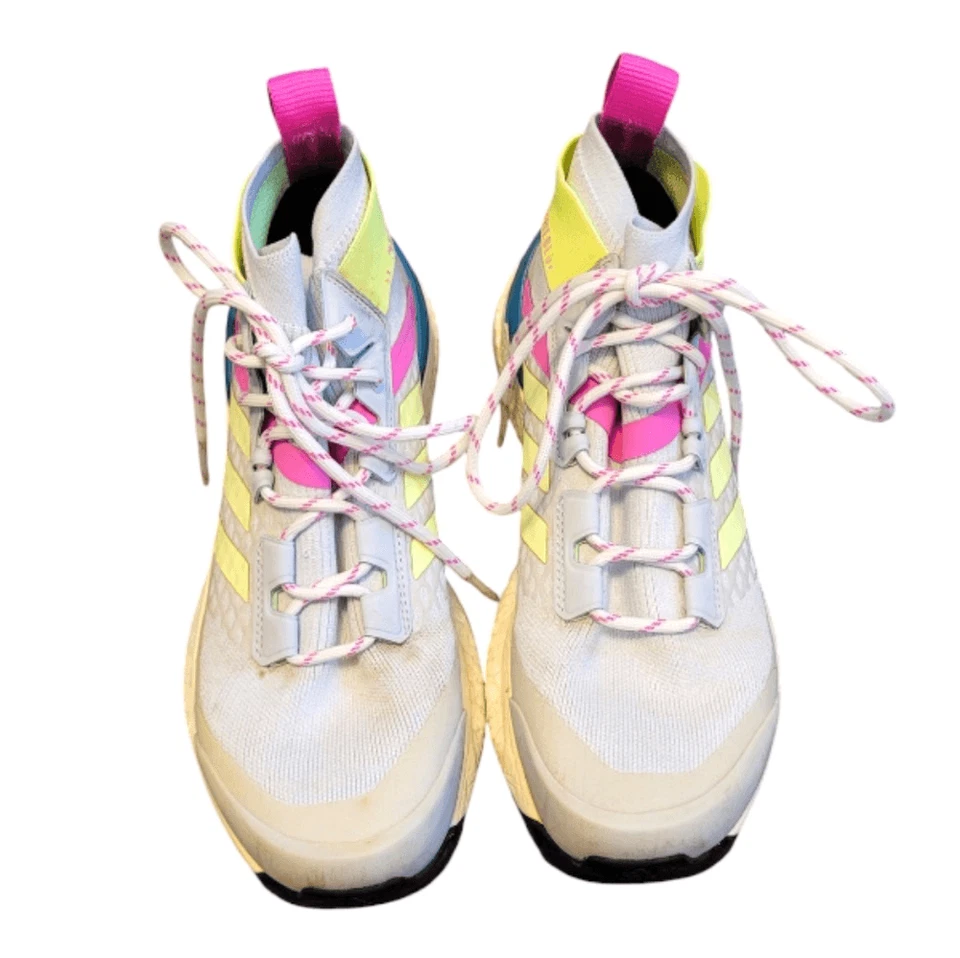 Zapatilla deportiva Adidas Terrex Free Hiker en azul primo, amarillo de alta resolución, rosa gritando Foto 3 de 4