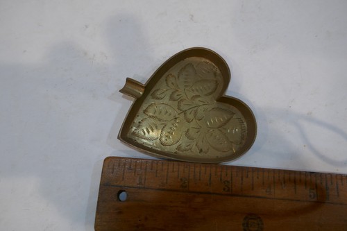 Vintage Brass Heart Shaped Ashtray from India - Ornate, Engraving - Picture 3 of 3