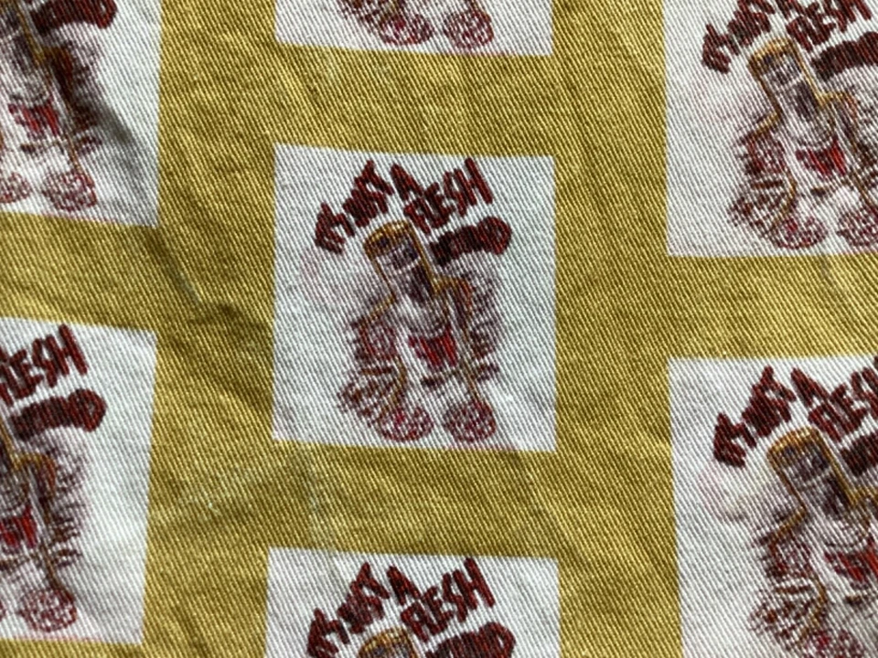 TELA RARA DE COLECCIÓN MONTY PHYTHON “ES SOLO UNA HERIDA DE CARNE” Foto 2 de 2