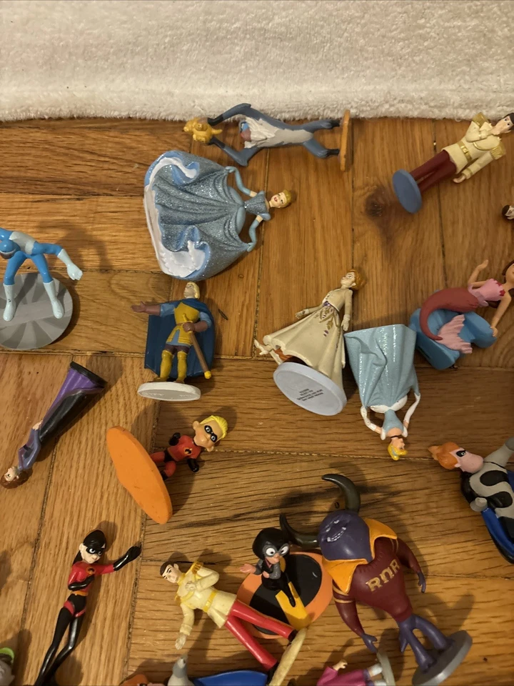 Huge Lot Of Disney cake Topper Figures- Toy Story Princess Pixar - Image 4 of 4