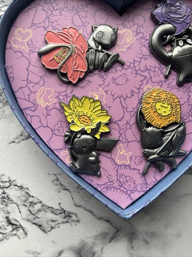 Pokemon Center Pins Pikachu And New Admiration 2020 Exclusive Rare - Picture 7 of 8