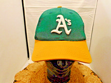 vtg. 90s Oakland A's Outdoor Cap Brand Snapback GREEN/YELLOW Cap -Size S/M