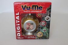 Vu-Me Digital Photo Christmas Ornament 70 Photo Display 1.5" LCD Screen Gold