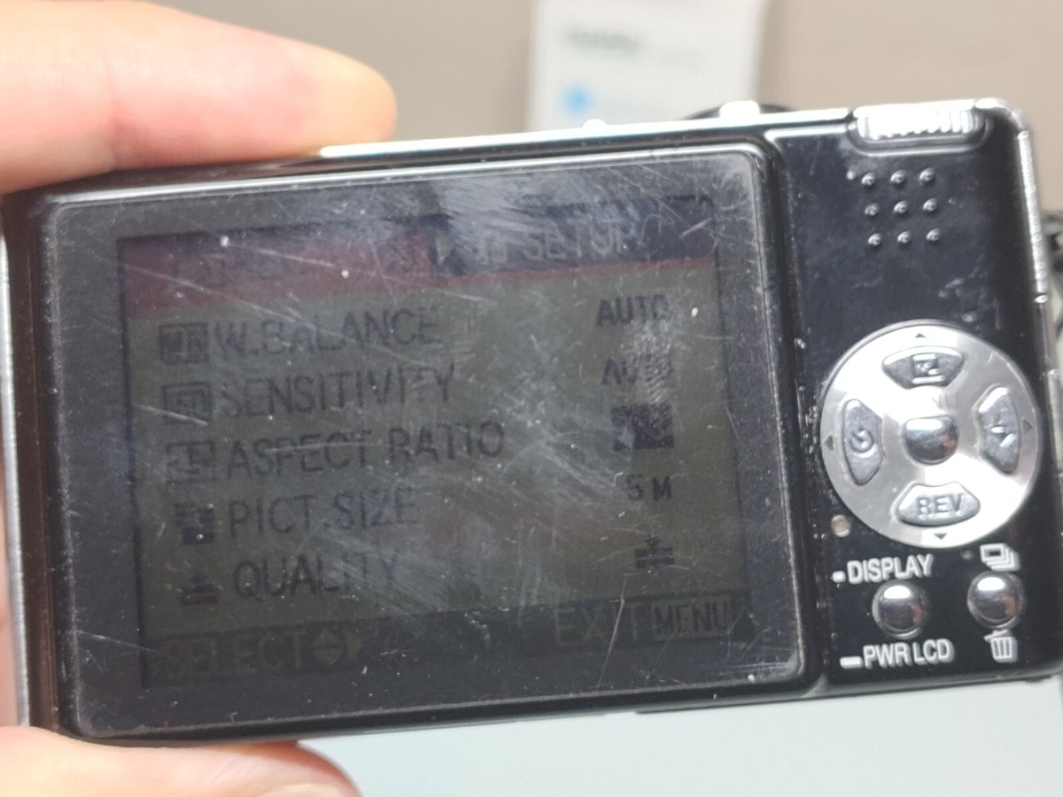 Panasonic LUMIX DMC-FX8 5.0MP Digital Camera Black ***READ