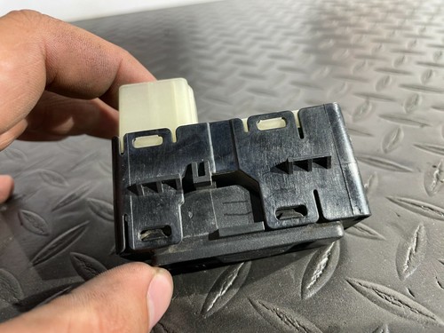 CARGADOR DODGE SRT-8 6.1L 2005-2010 FABRICANTE DE EQUIPOS ORIGINALES INTERRUPTOR VENTANA PUERTA TRASERA DERECHA O IZQUIERDA - Imagen 2 de 3