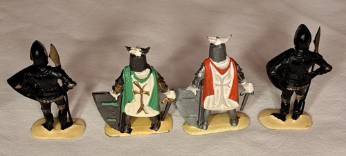 4 Figurines JEM Chevaliers de Faction épée bouclier casque fauchard écu Vintage - Picture 4 of 12