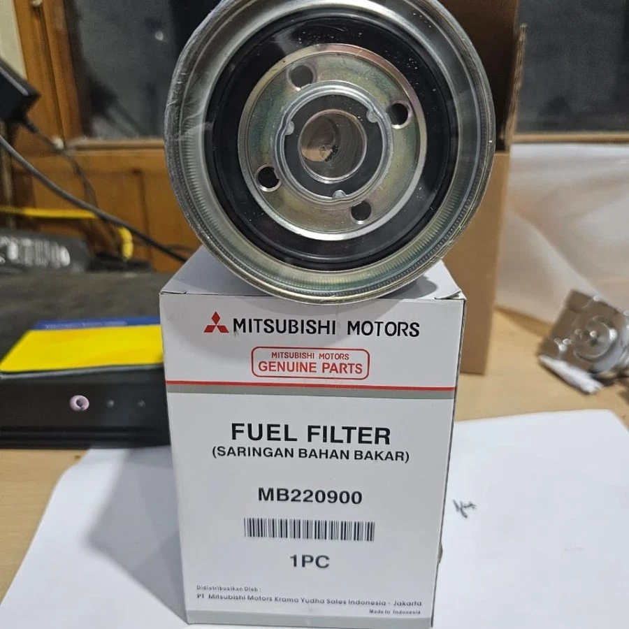 Filtro de combustible diésel MB220900 genuino compatible con Mitsubishi Montero 1990-2003 Foto 3 de 3