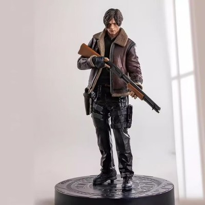 Resident Evil Leon S. Kennedy Painted Finished Figure