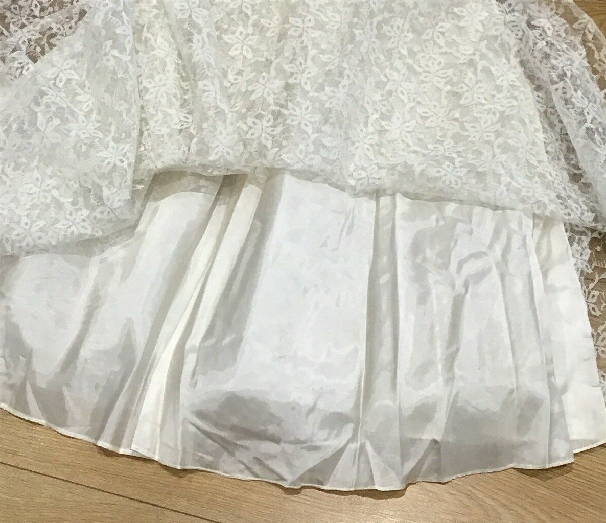 True Vintage 1950s Ivory Lace Wedding Dress Armpit to Armpit 18" approx. x 9