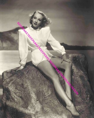 ACTRESS MARLENE DIETRICH  NICE LEGGY 8 x 10 PHOTO A-MD