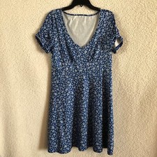 Shein Womens L Dress Flare Knee length Blue Floral Short Sleeve V Neck Comfy