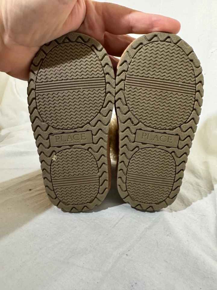 Botas chalet The Children's Place para niñas pequeñas color tostado de piel sintética talla 6 Foto 4 de 4