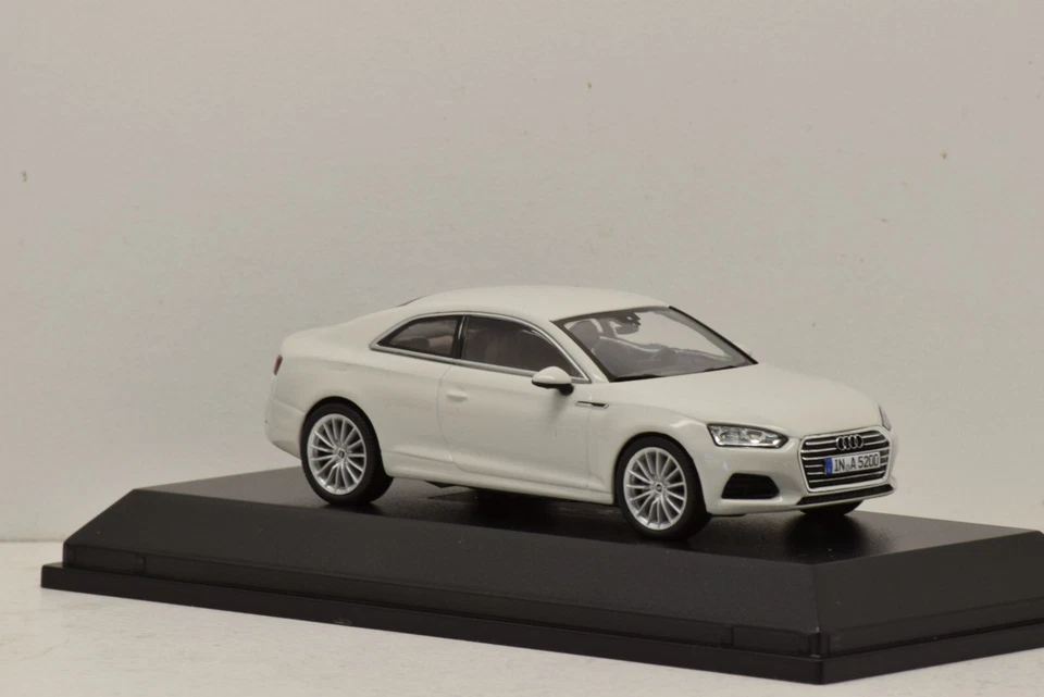 AUDI A5 COUPE GLACIER WHITE 2016 SPARK 1/43 NEUF EN BOITE PROMOTIONNELLE AUDI - Photo 3/4