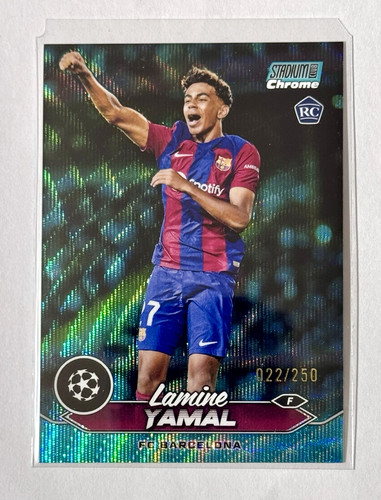 Lamine Yamal [Aqua Wave Refractor] #27 2023 Topps Stadium Club Chrome UEFA card