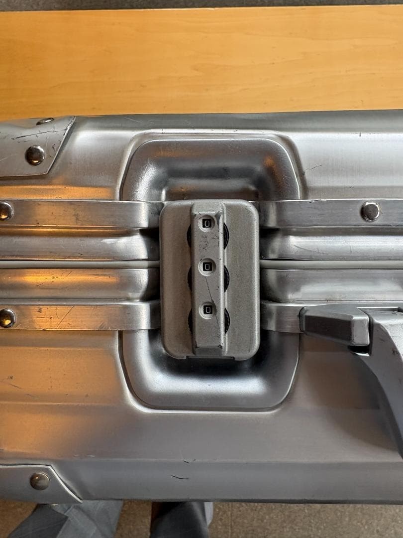 RIMOWA トパーズ 929.52 機内持込 正規整備済 テレスコ新品交換済 Rimowa Topas Silver 2 wheels Carry Case Suitcase 929.52 | eBay