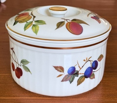 Royal Worcester Evesham Gold Covered Casserole 6.5  Fine Oven China England