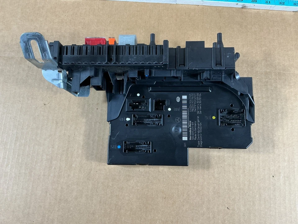 Módulo de caixa de relé de fusíveis 2008-2014 Mercedes Benz C250 A2049060105 fabricante de equipamento original - Imagem 2 de 4